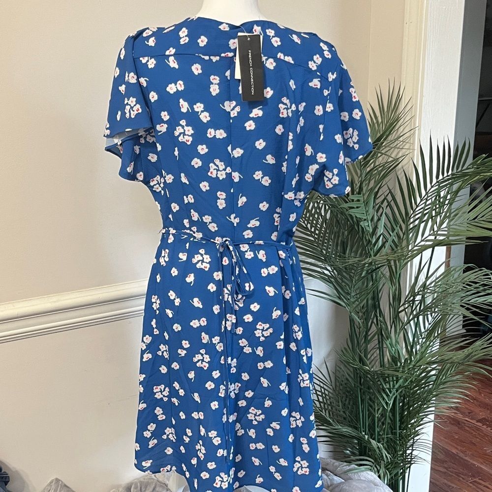NWT French Connection Floral Blue Wrap Dress Size 12 L Large - Picture 6 of 11